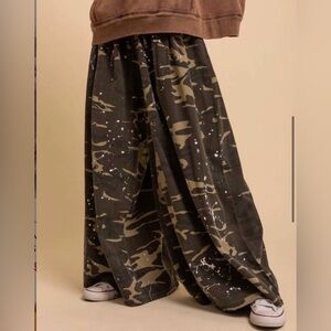 Blue Velvet brand new Camo pants new with tags wide leg pants